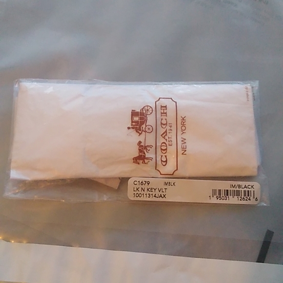 Coach C1679 Lock + Key Valet Keychains, IM/Black - Picture 2 of 4